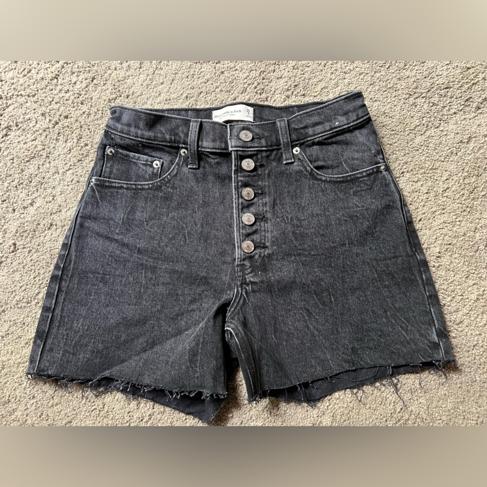 Abercrombie & Fitch High Rise Black Denim Shorts….Size 25/0…NWT